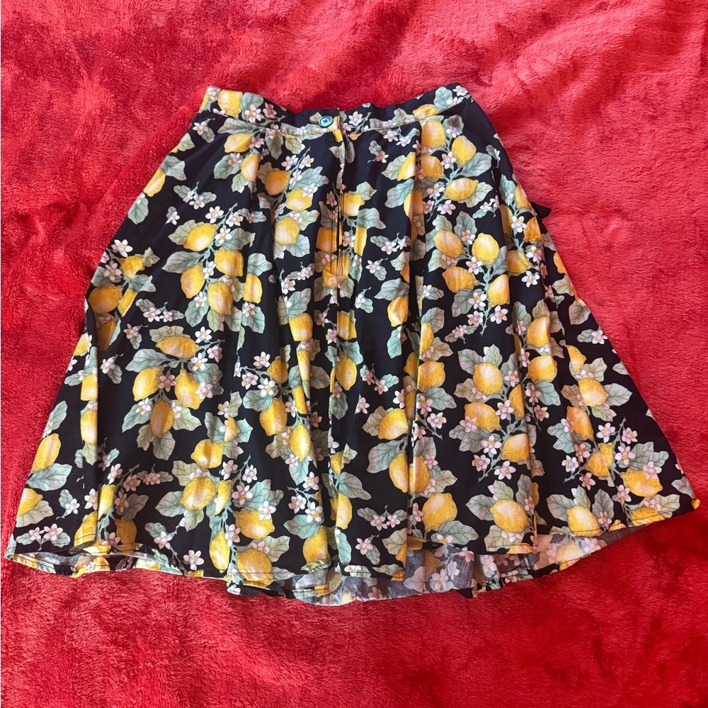 Hell Bunny Lemon Skater Skirt - Picture 2 of 4